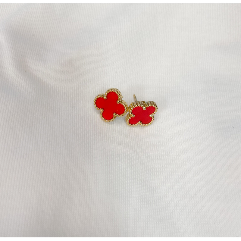 Clover Studs Red