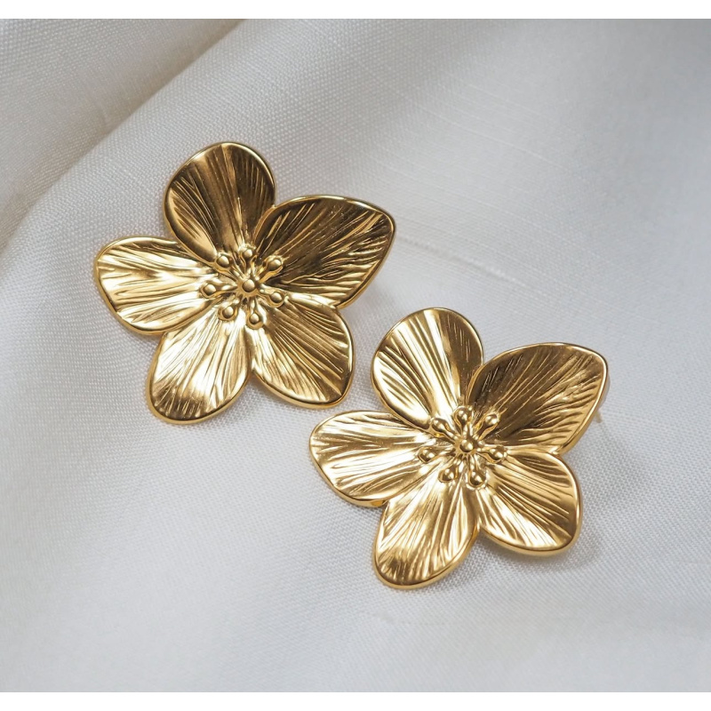 Dream Flower Studs Gold