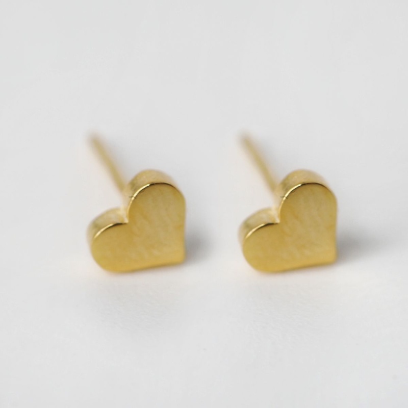 Tiny Heart Studs Gold