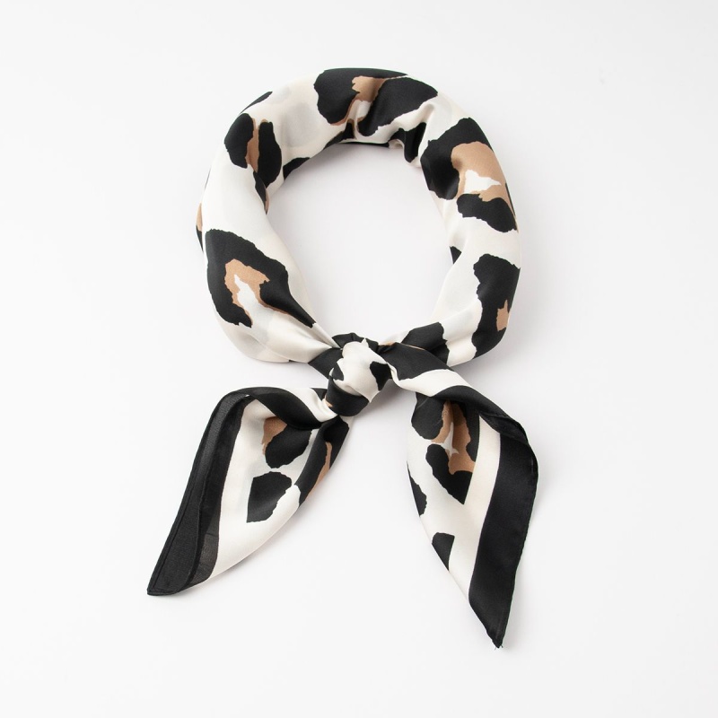 Leo Scarf Beige/Black