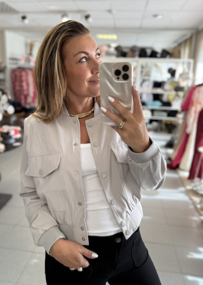 Gavin Cropped Bomber Washed