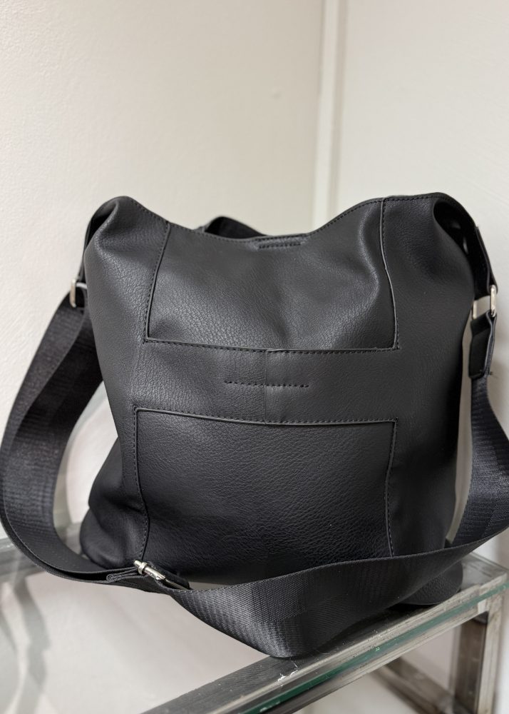 PREORDER Anna Crossbag Large Black