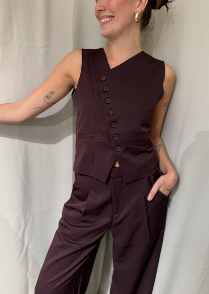 Classy Gavin Vest Bordeaux