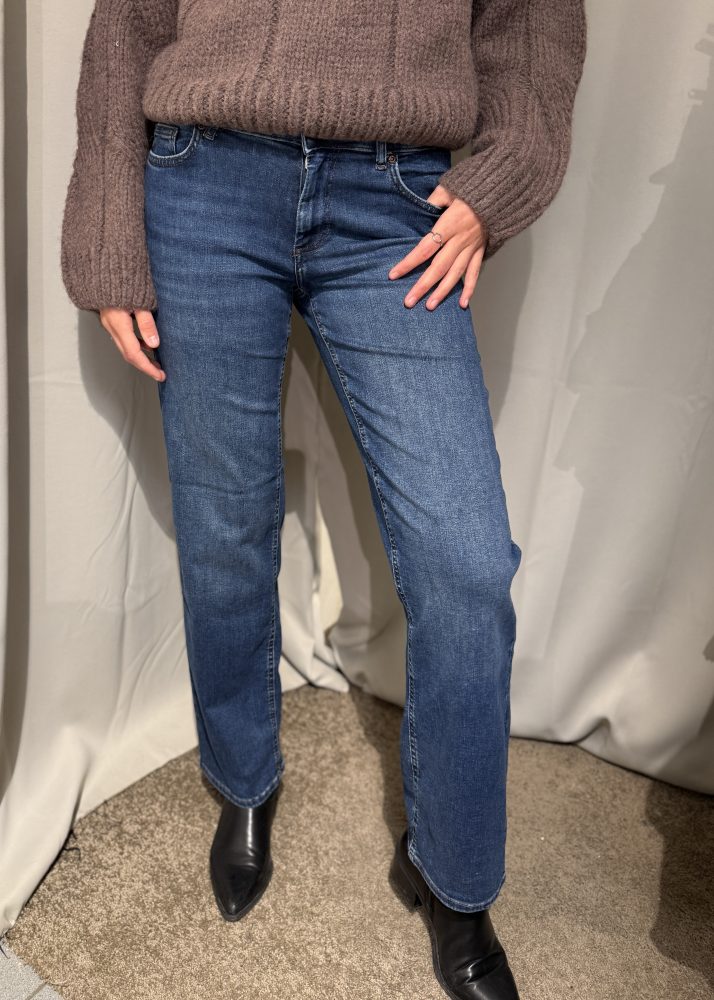 Blush Mid Straight Blue Denim 30