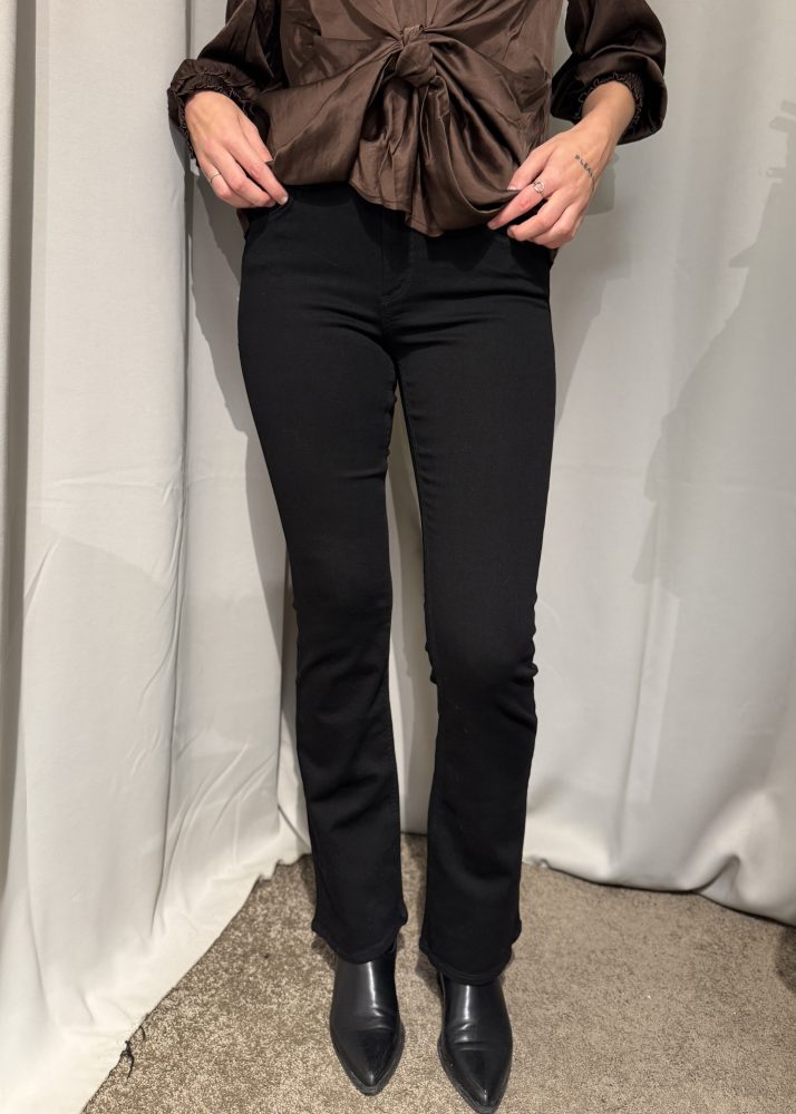 Blush Mid Flared Black 32