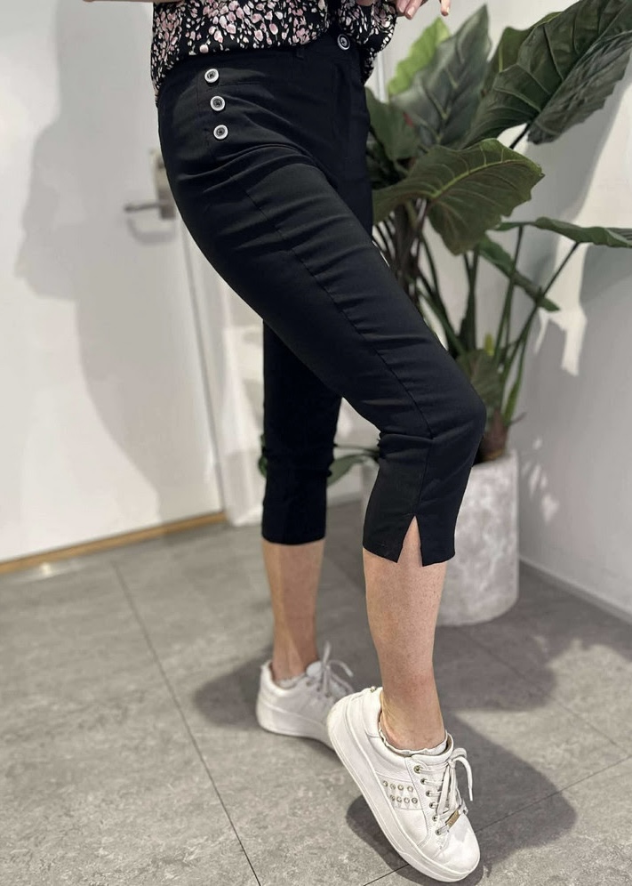 Capri Black